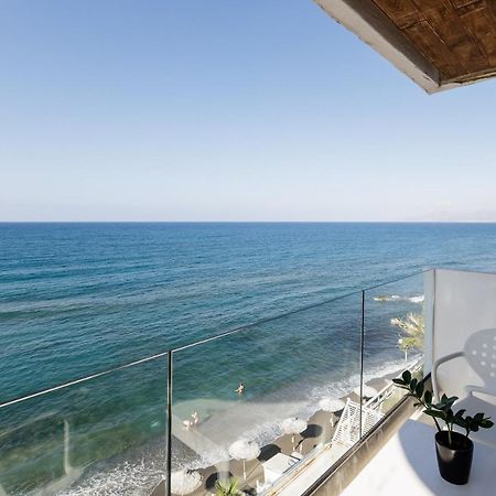 Kahlua Sea View Suites 헐소니소스 외부 사진
